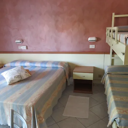 Solidea Hotel 3*