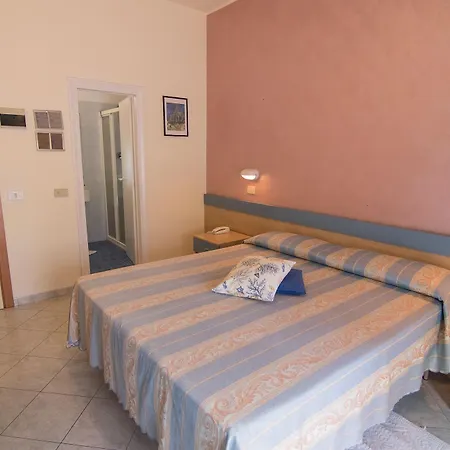 Solidea Hotel 3*