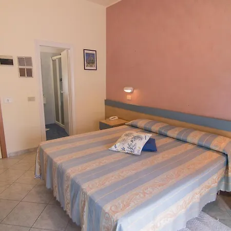 Solidea Hotel 3*