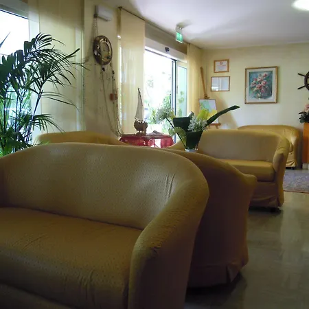 Solidea Hotel 3*