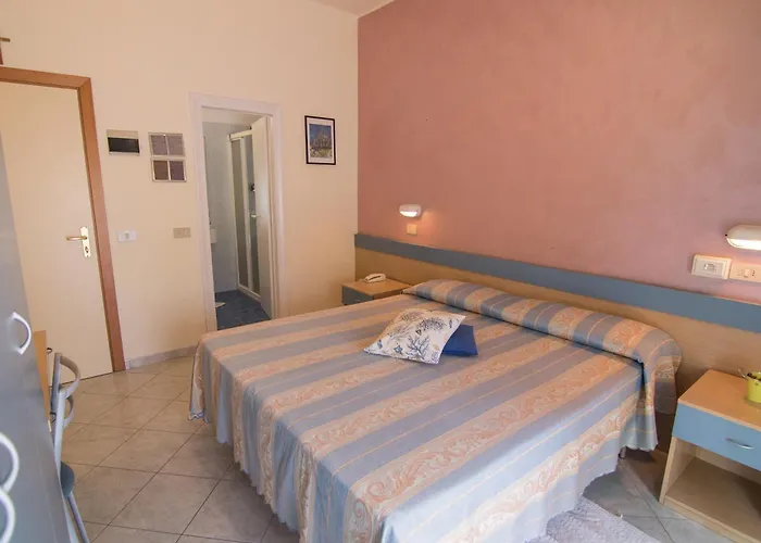 Solidea Отель 3*